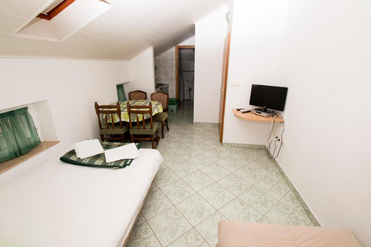 Omis - Michy Apartments Экстерьер фото